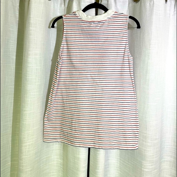 Trendy sleeveless blouse/ tank. - Picture 5 of 5